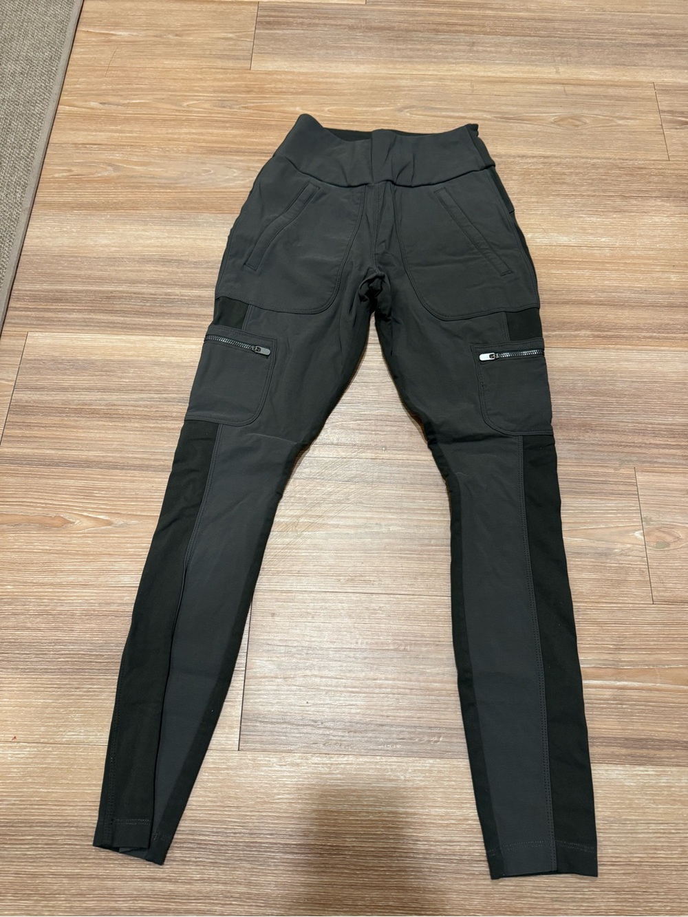 Athleta Black Cargo Joggers army Greene size 0
